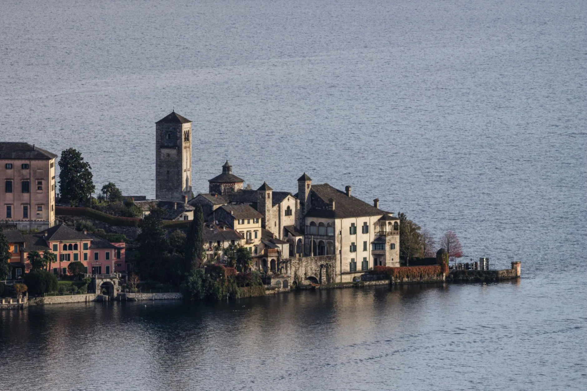 ️ Orta San Giulio : un village de ruelles face à l'eau